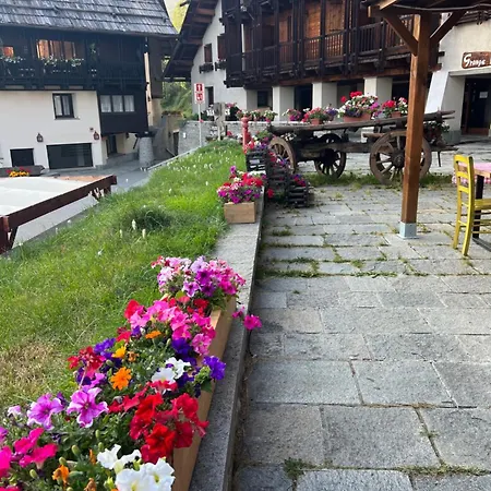 Ninette, Intimita E Natura *